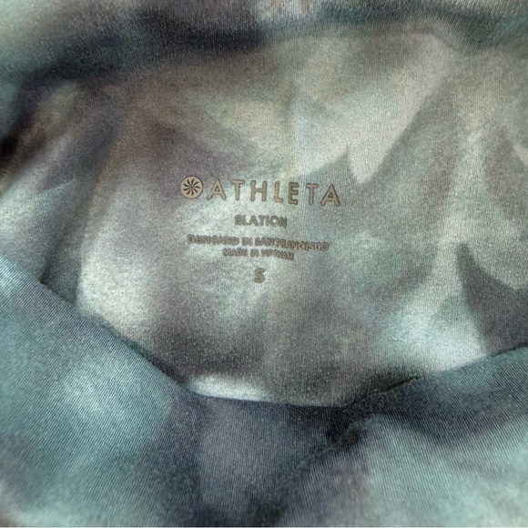 🍒 Athleta Blue Tie Dye Elation Tight — Size S 🍒 - Picture 3 of 11